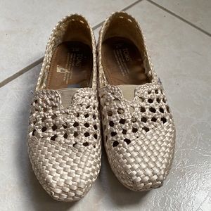 TOMS shoes